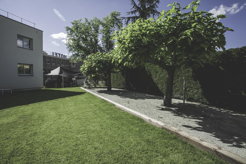 Hotel Karene Saint-Paul-les-Romans Exterior photo